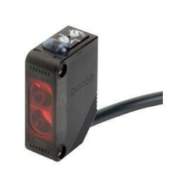 Omron E3Z-D61 Industrial IR Sensor - 1